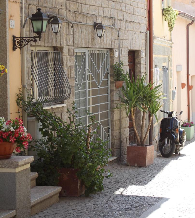 Back To The Past Apartamento Olbia Exterior foto